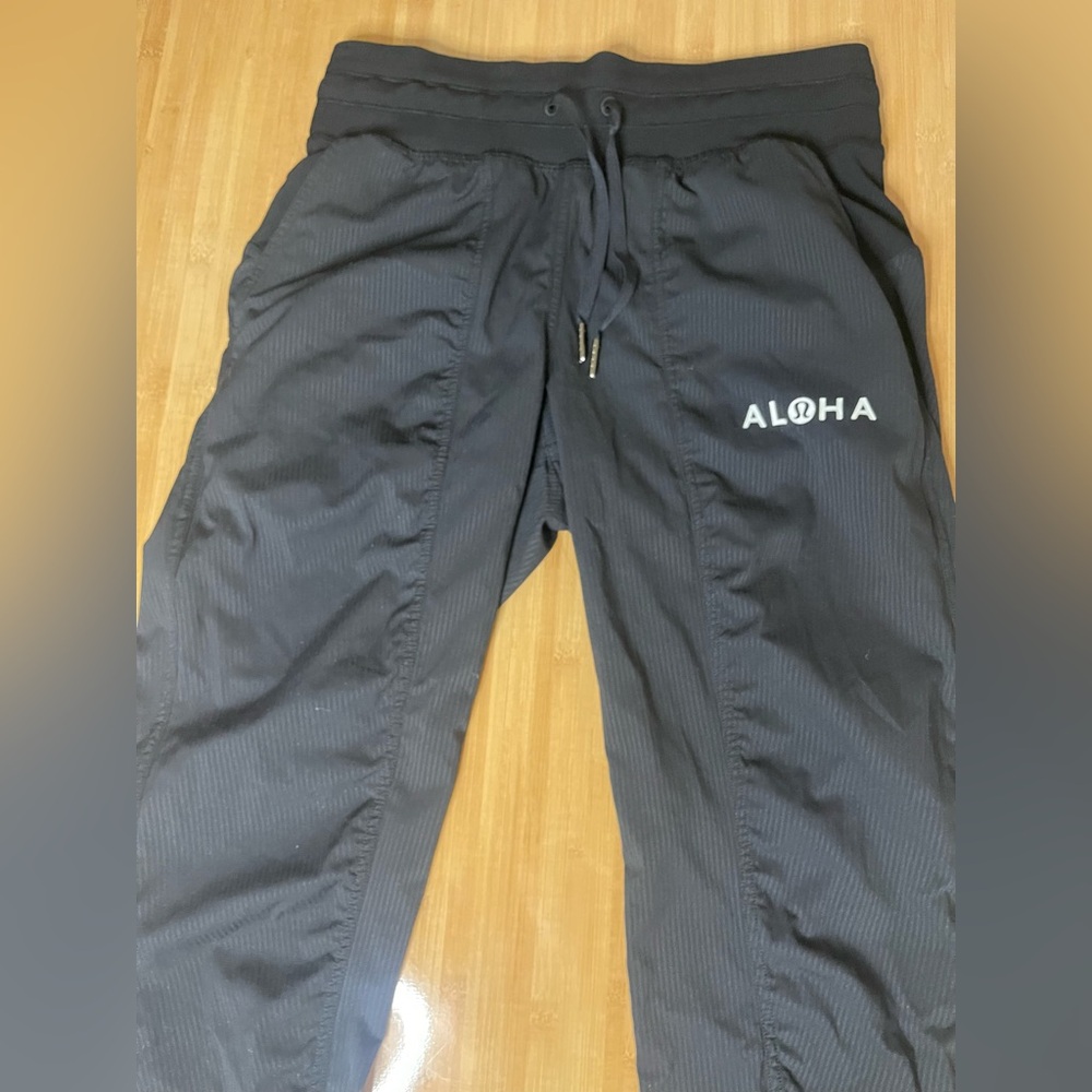 RARE🌴🖤🌺Lululemon Dance Studio Joggers- Lululemon Aloha Hawaii exclusive🌊